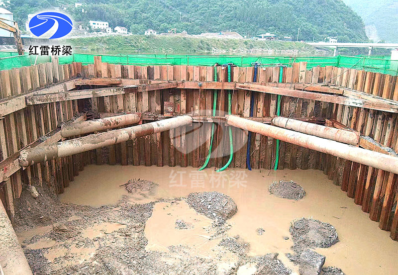 贝雷片水中承台该如何施工及钢板桩围堰施工流程